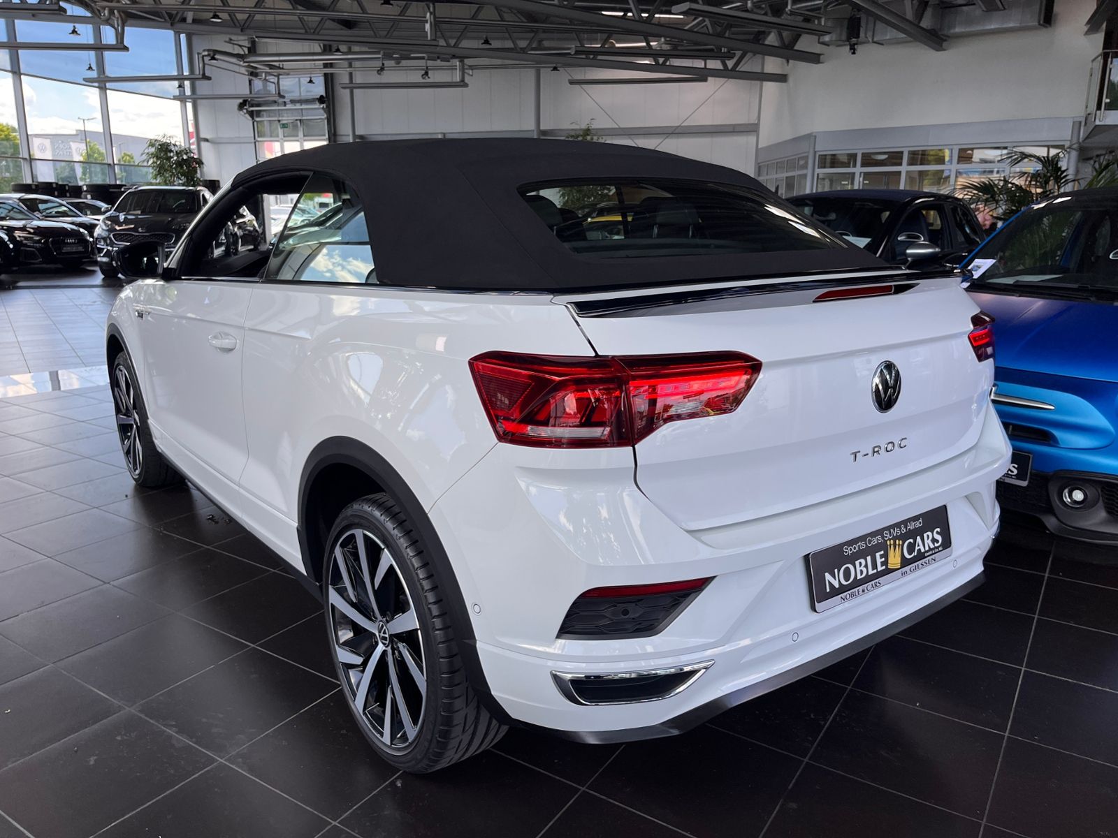 Fahrzeugabbildung Volkswagen T-Roc Cabriolet R-Line AHK LED NAVI ALU
