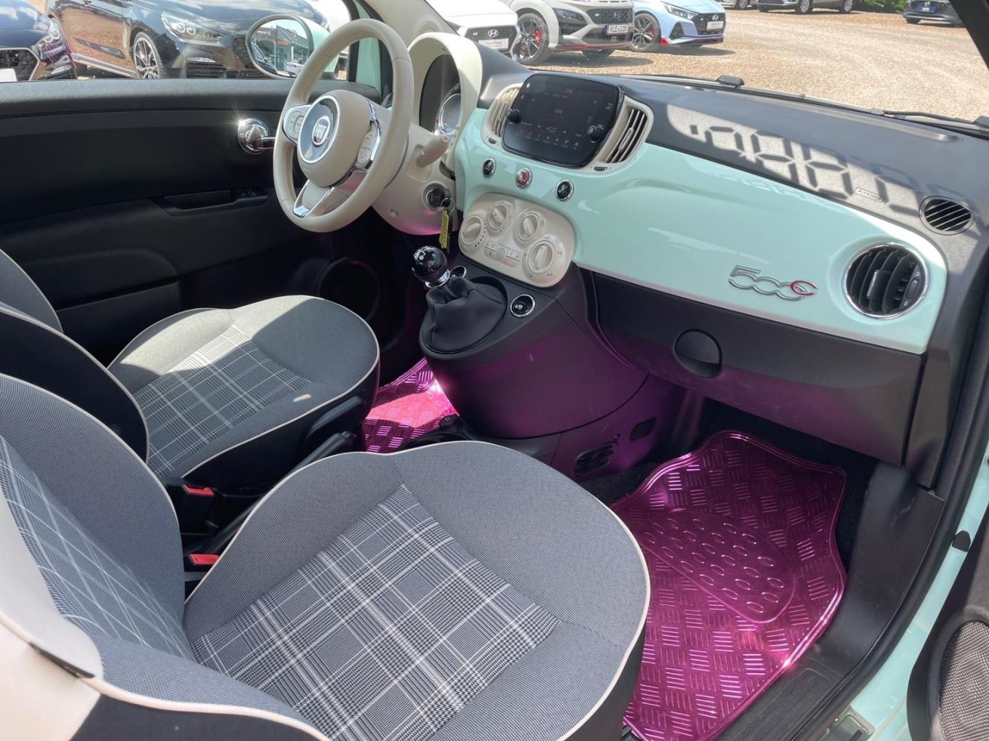 Fahrzeugabbildung Fiat 500 1.2 Lounge S&S Cabrio Klima Tempomat Parksen
