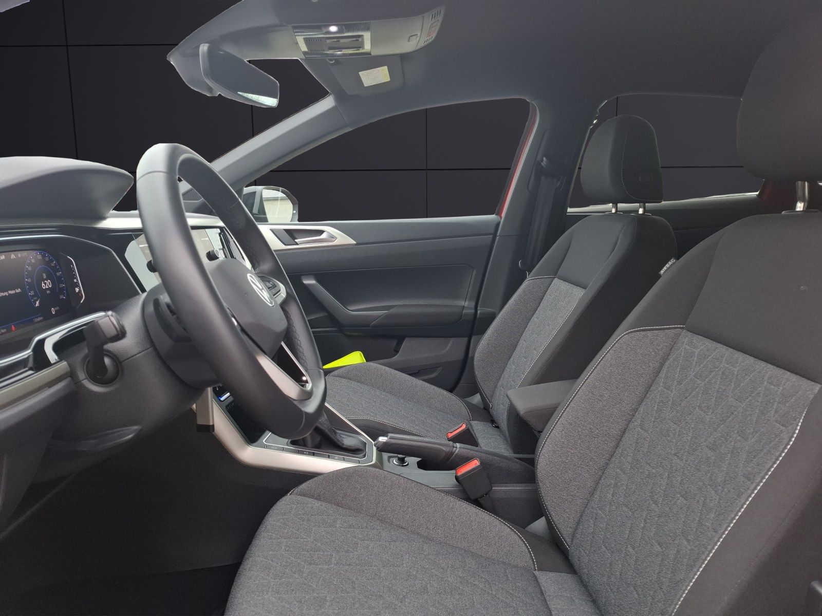 Fahrzeugabbildung Volkswagen Taigo Move DSG Matrix Navi ACC RFK SHZ AID