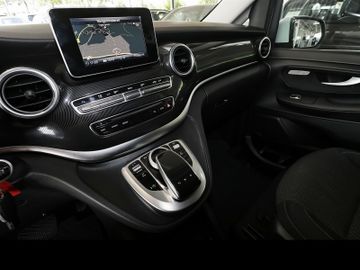 Mercedes V 220 - 10