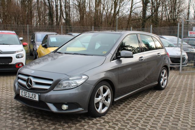 Mercedes-Benz B 180*1.HAND*NAVI*AUTOMATIK*PANORAMA*