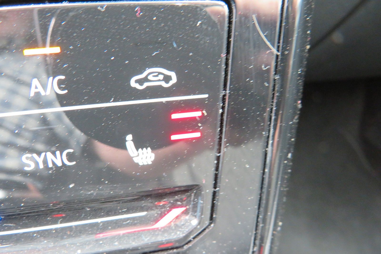 Fahrzeugabbildung Volkswagen T-Cross DSG ACC KAMERA NAVI SITZH LED APP GJ 1.H