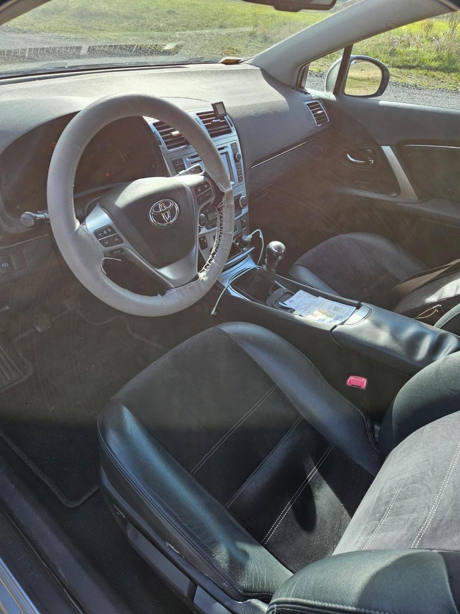 Toyota Avensis 2013 — photo 5