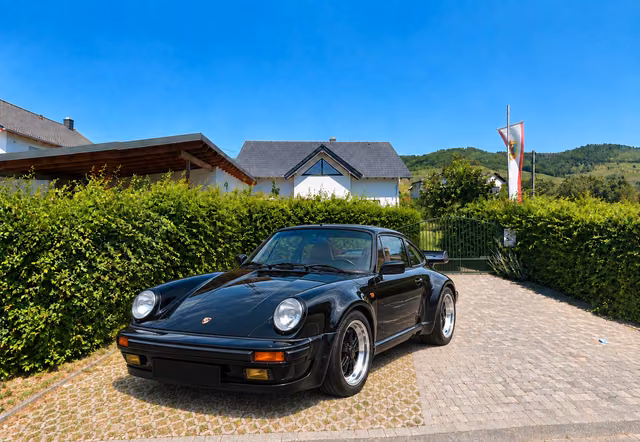Porsche 911 930 3.3 Turbo