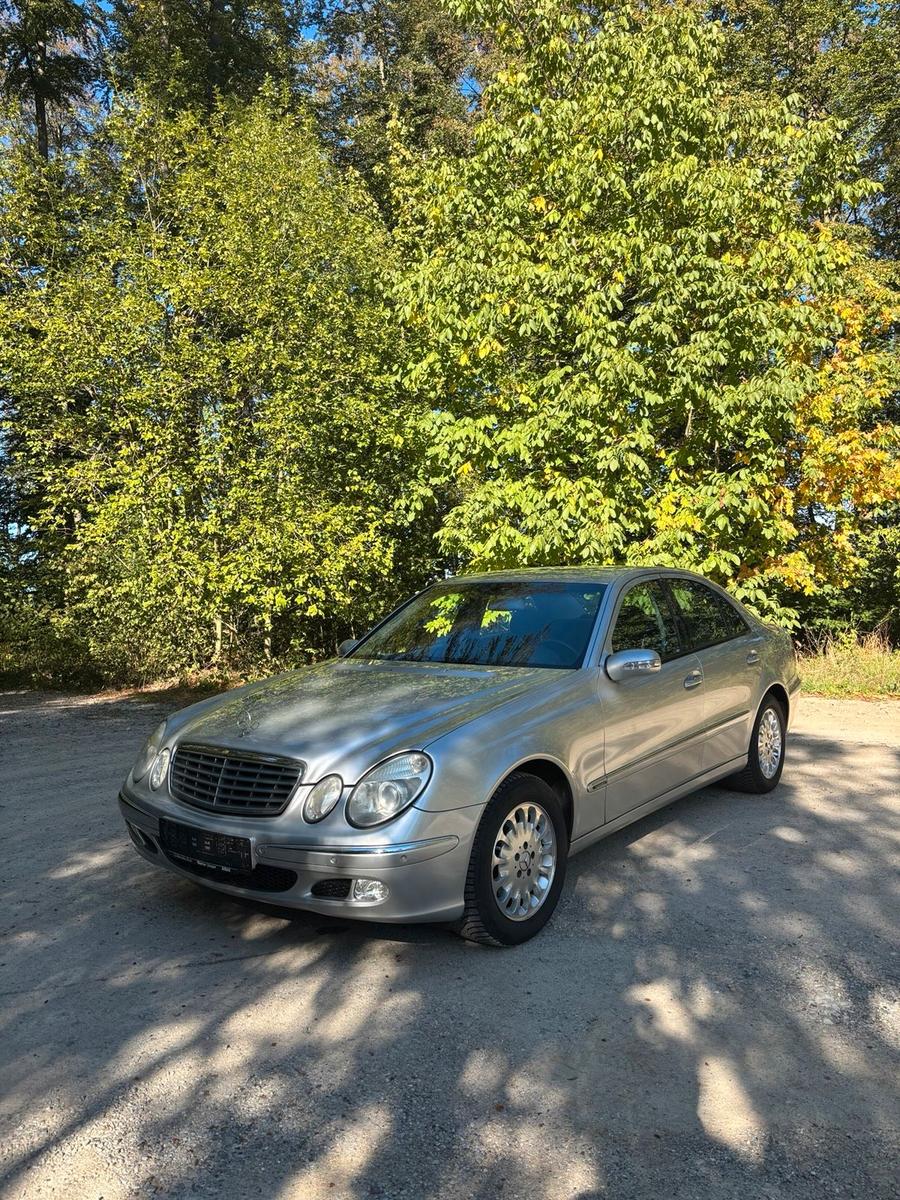Mercedes-Benz E 240