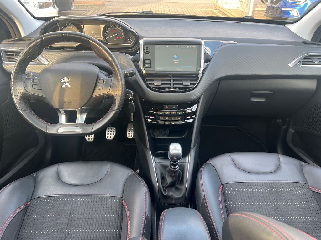 Peugeot 208 Allure GT-LINE Peugeot 208 Allure GT-LINE