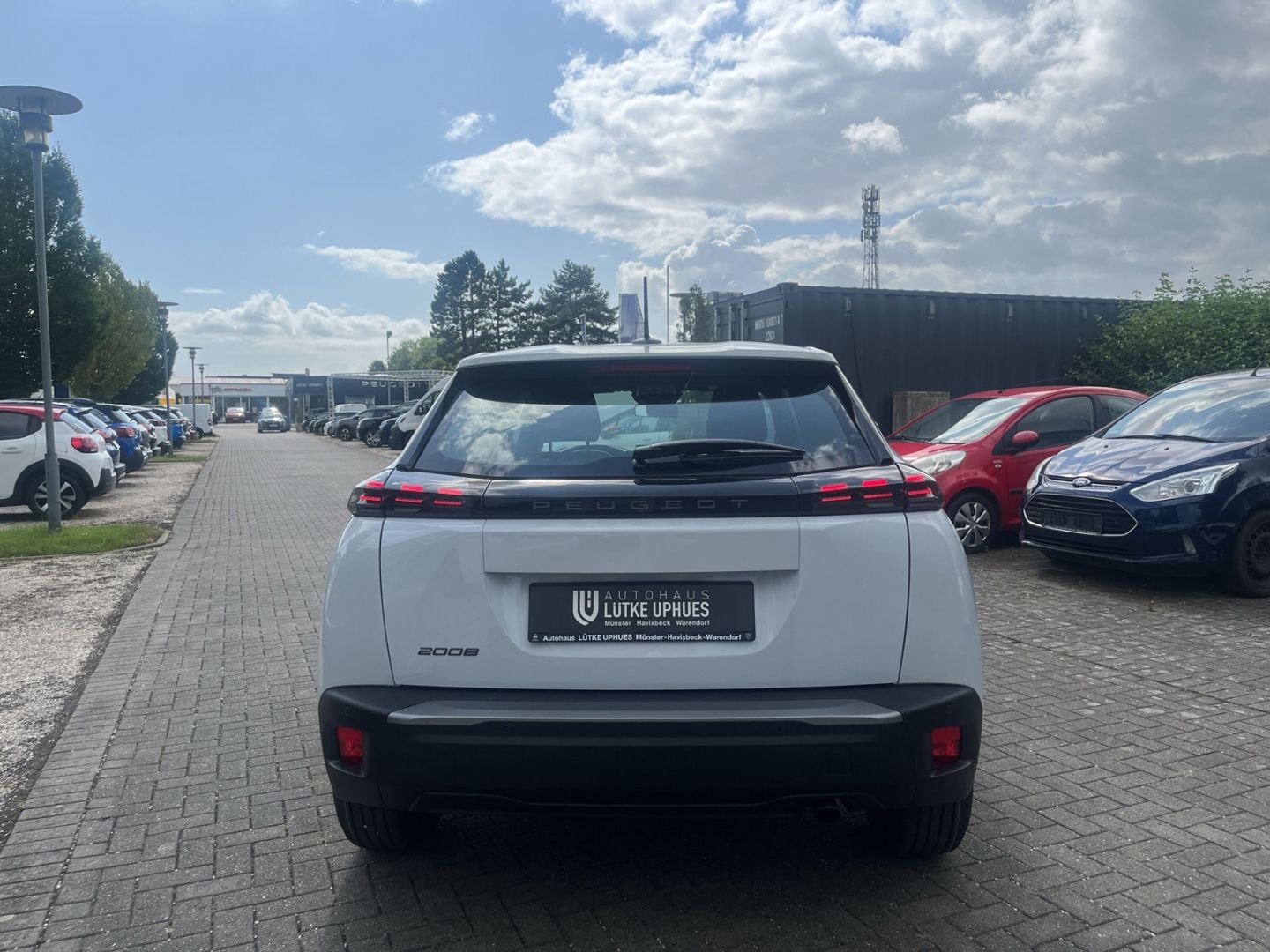 Fahrzeugabbildung Peugeot 2008 STYLE PureTech 100 CarPlay Klimaautom