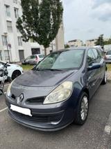 Renault Clio 3 Papierproblem - Renault Clio aus 2006 mit Diesel-Antrieb