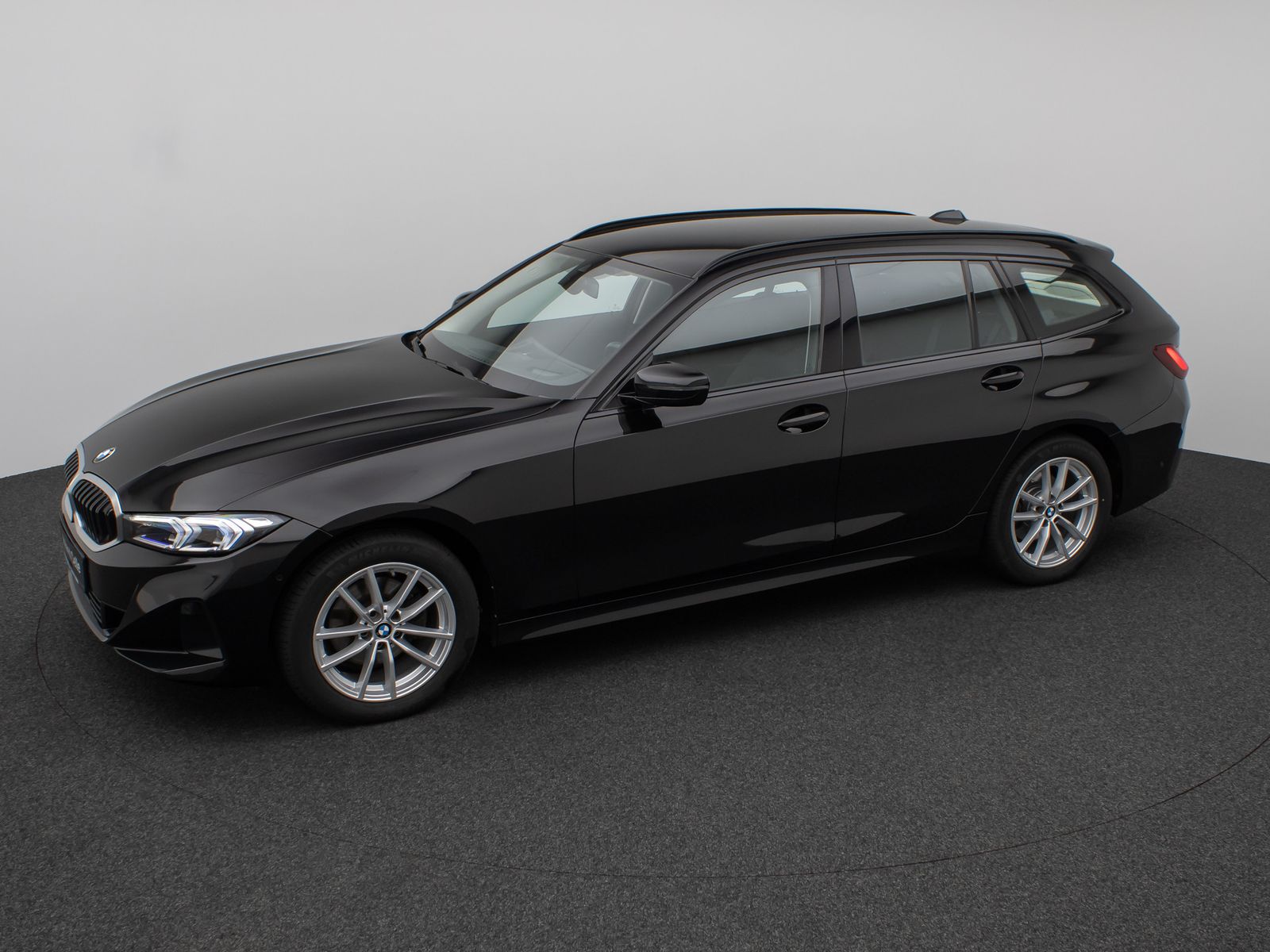 Fahrzeugabbildung BMW 320d xD Stop&Go DAB Kamera HUD Komfort Widscreen
