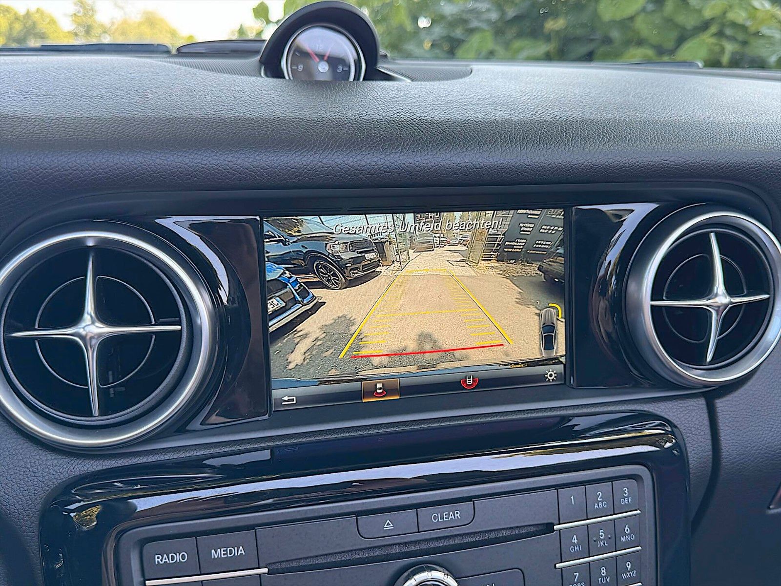 Fahrzeugabbildung Mercedes-Benz SLC 43 AMG Designo Night *LED*Kamera*Panorama*