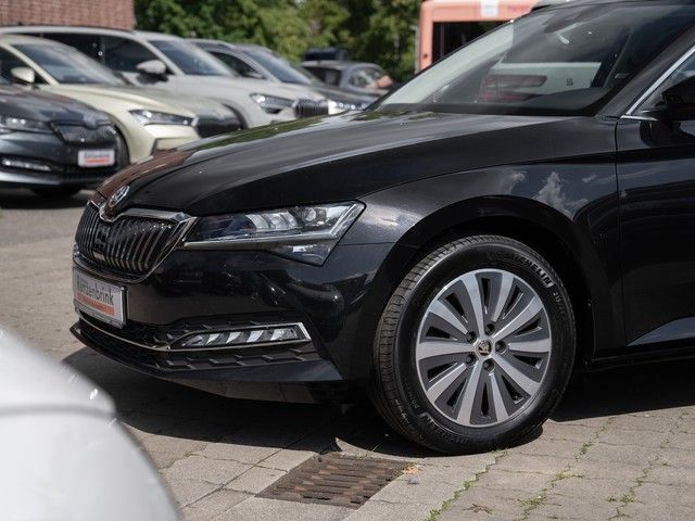 Superb Combi 2.0 TDI Style DSG AHK+MATRIX+RFK+NA