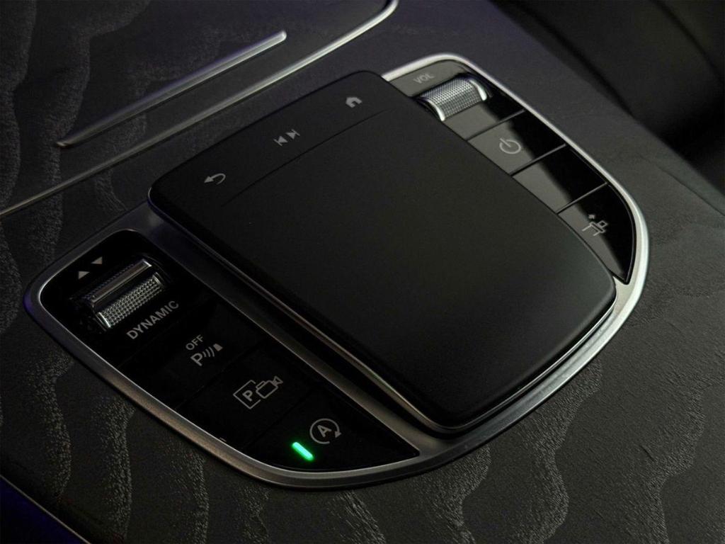Mercedes-Benz E 200 Avantgarde, Leder, 19 , Kamera, LED, Burme
