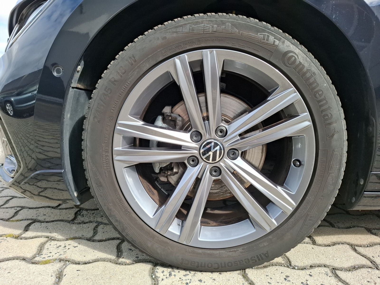 Fahrzeugabbildung Volkswagen Arteon SB TSI R-Line DSG Matrix Navi Pano AID AC