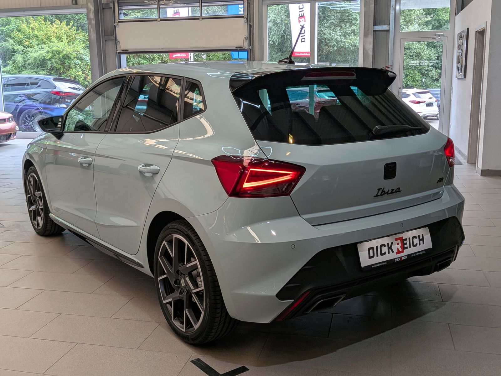 Fahrzeugabbildung SEAT Ibiza 1.5 TSI FR Black Edition ACC Cam SHz Pano