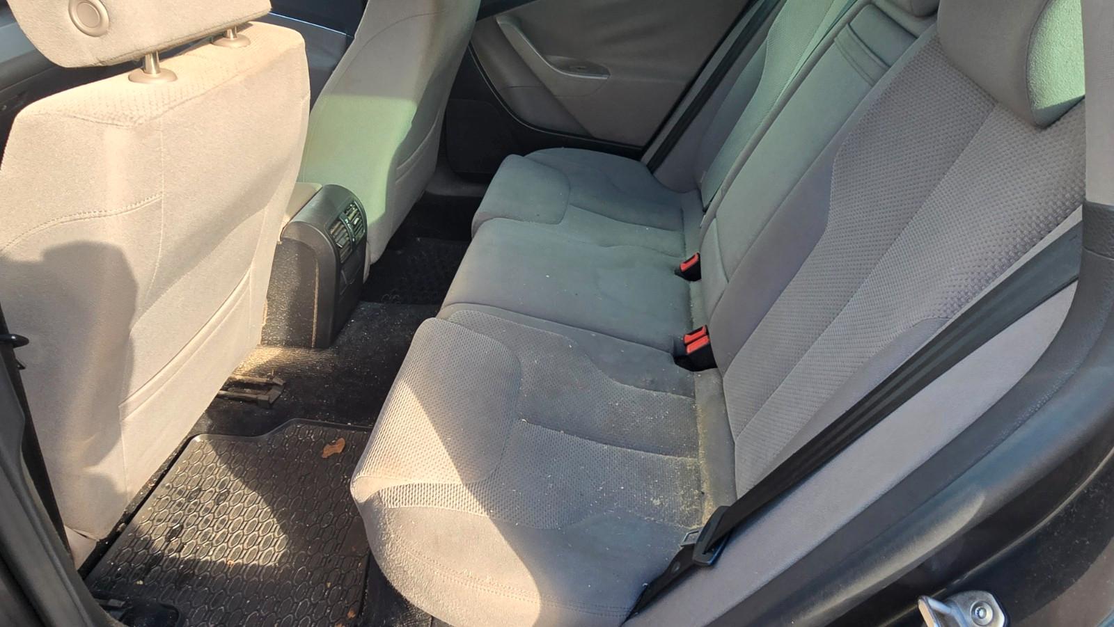 Volkswagen Passat 2006 — photo 9