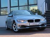BMW 320i Autom. PDC Navigation - BMW 320 aus 2012: 320i