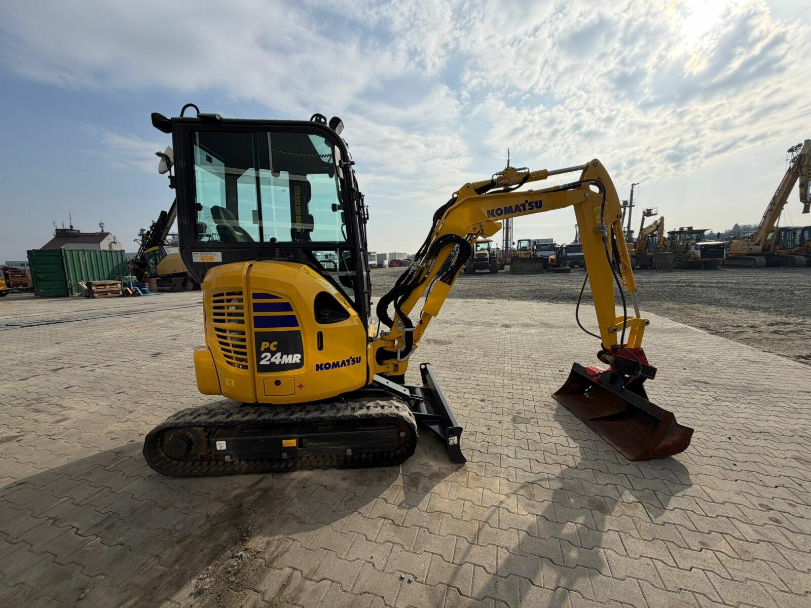 Fahrzeugabbildung Komatsu PC 24 MR-5 (471h)