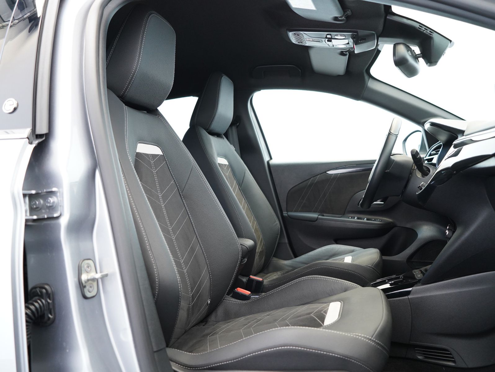Fahrzeugabbildung Opel Corsa F e GS Line NAVI/LEDER/LM 17"/11KW/SOH