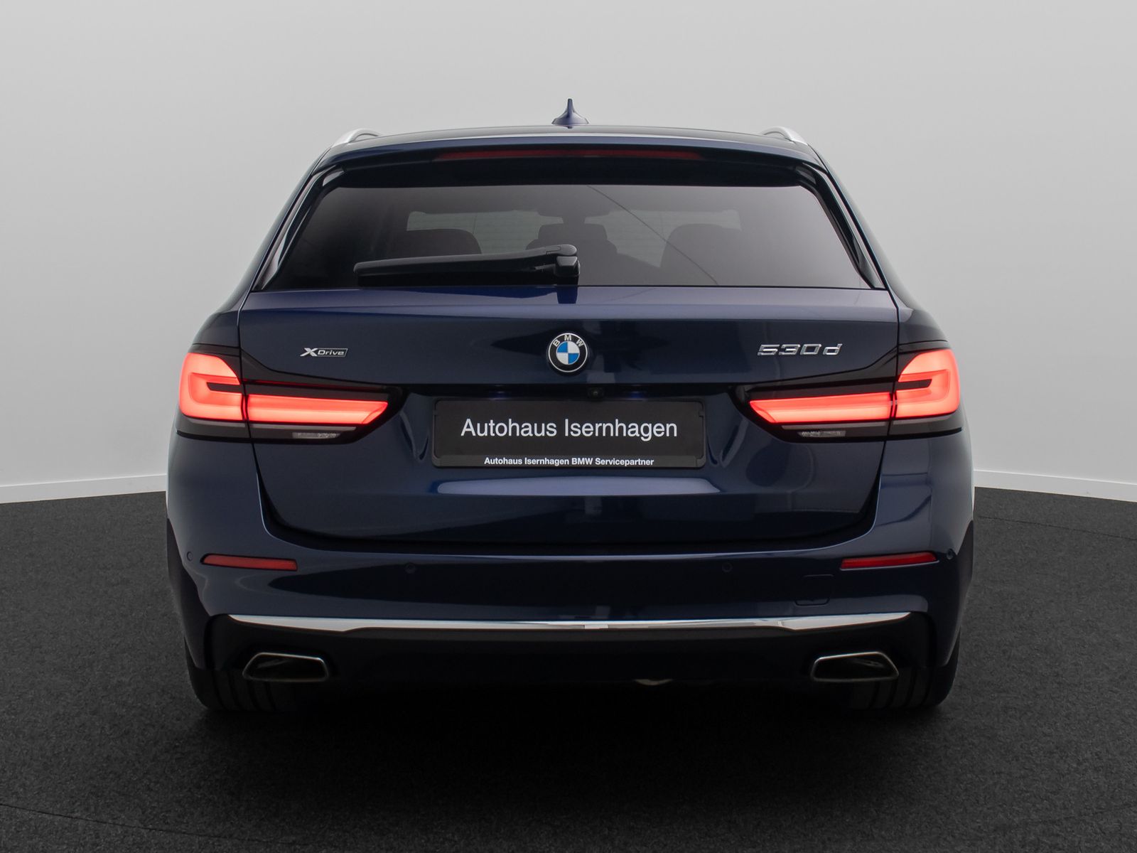 Fahrzeugabbildung BMW 530d xD Luxury Line ACC H/K AHK Panorama HUD 19"