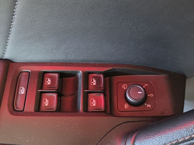 Leon 1.5 eTSI DSG*KAMERA*NAVI*AMBIENTE*