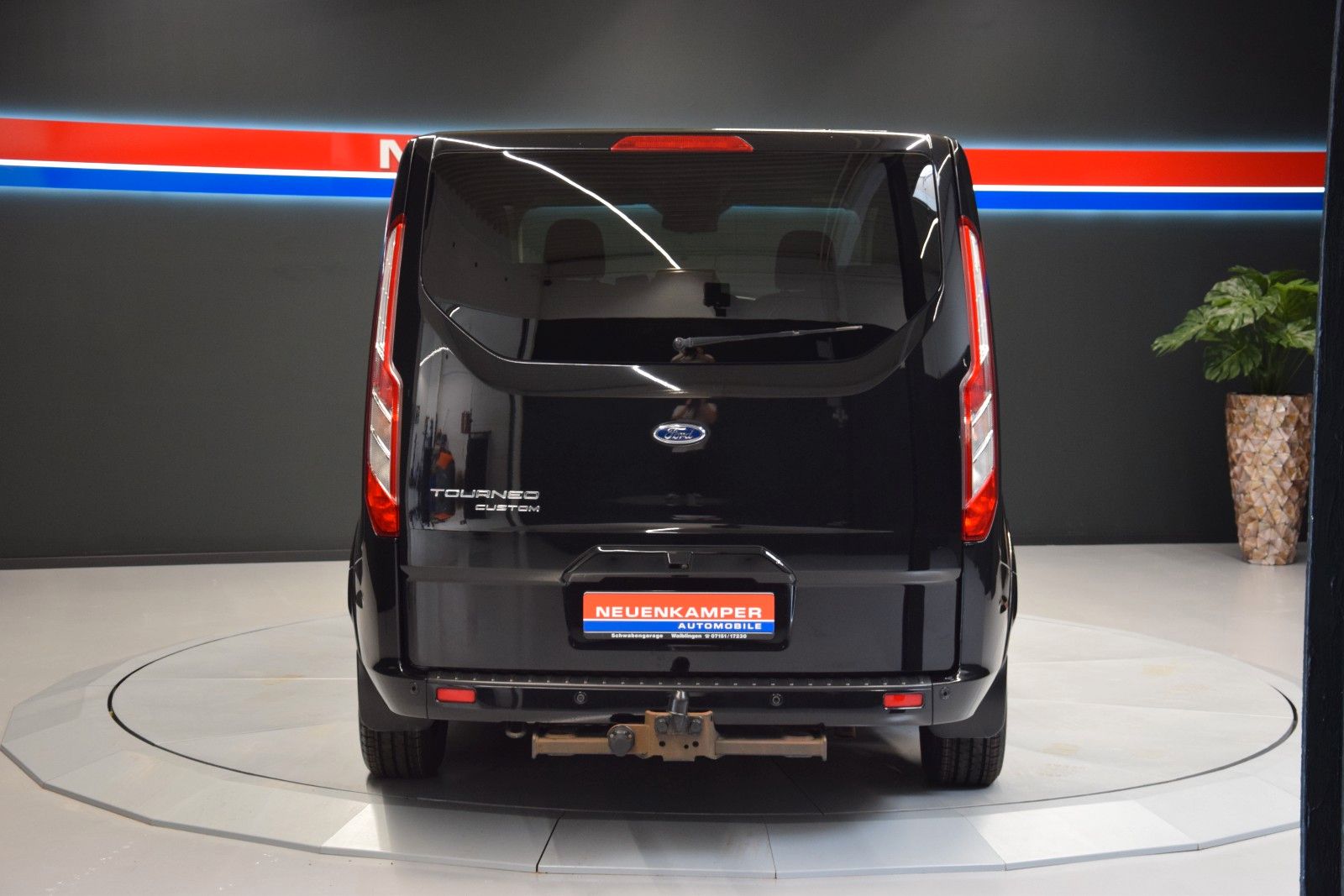 Fahrzeugabbildung Ford Custom 320 L1 Leder Navi Autom. Kamera