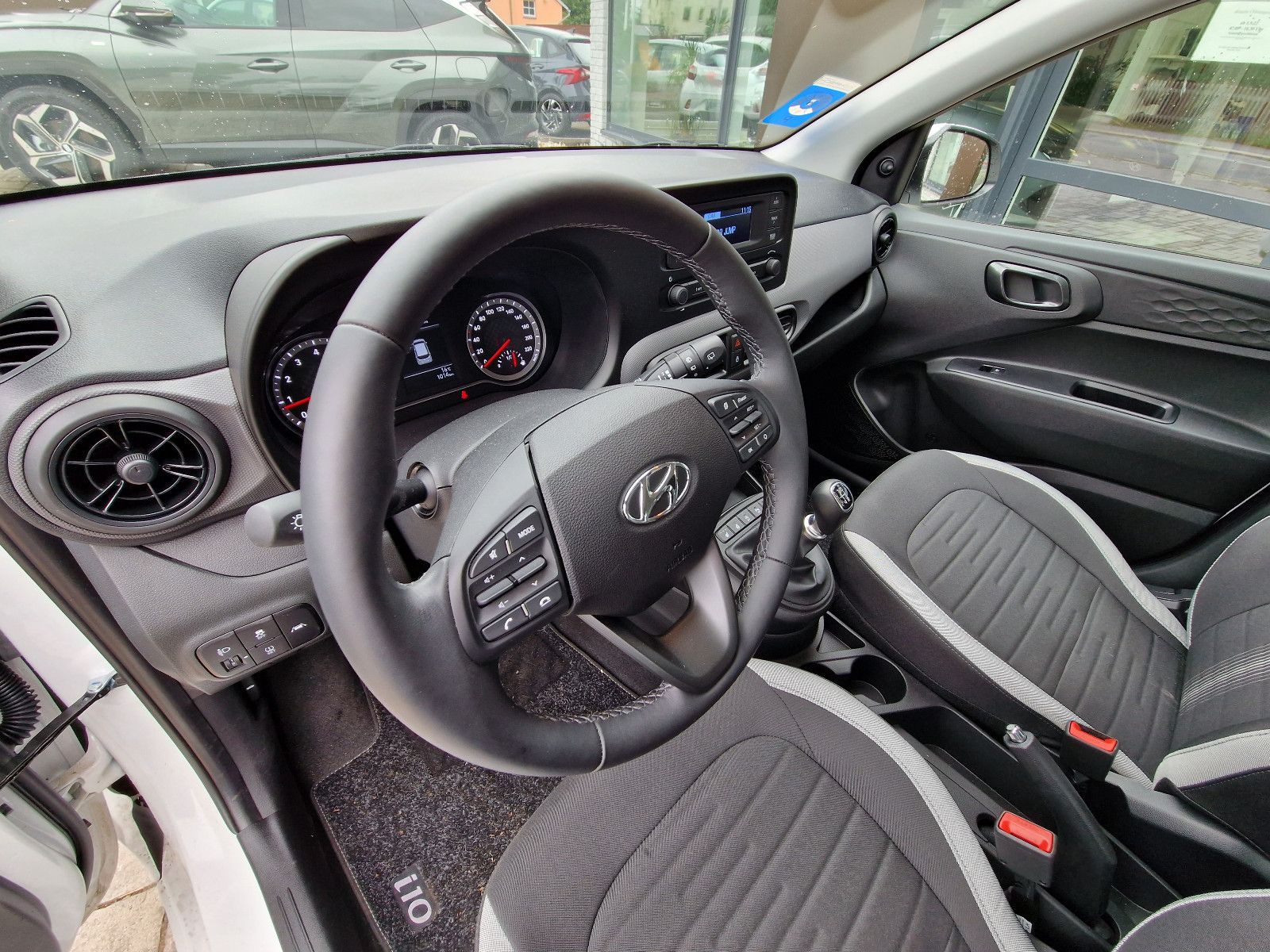 Fahrzeugabbildung Hyundai i10 1.0 Select SHZ PDC Lenkradhzg KLIMA