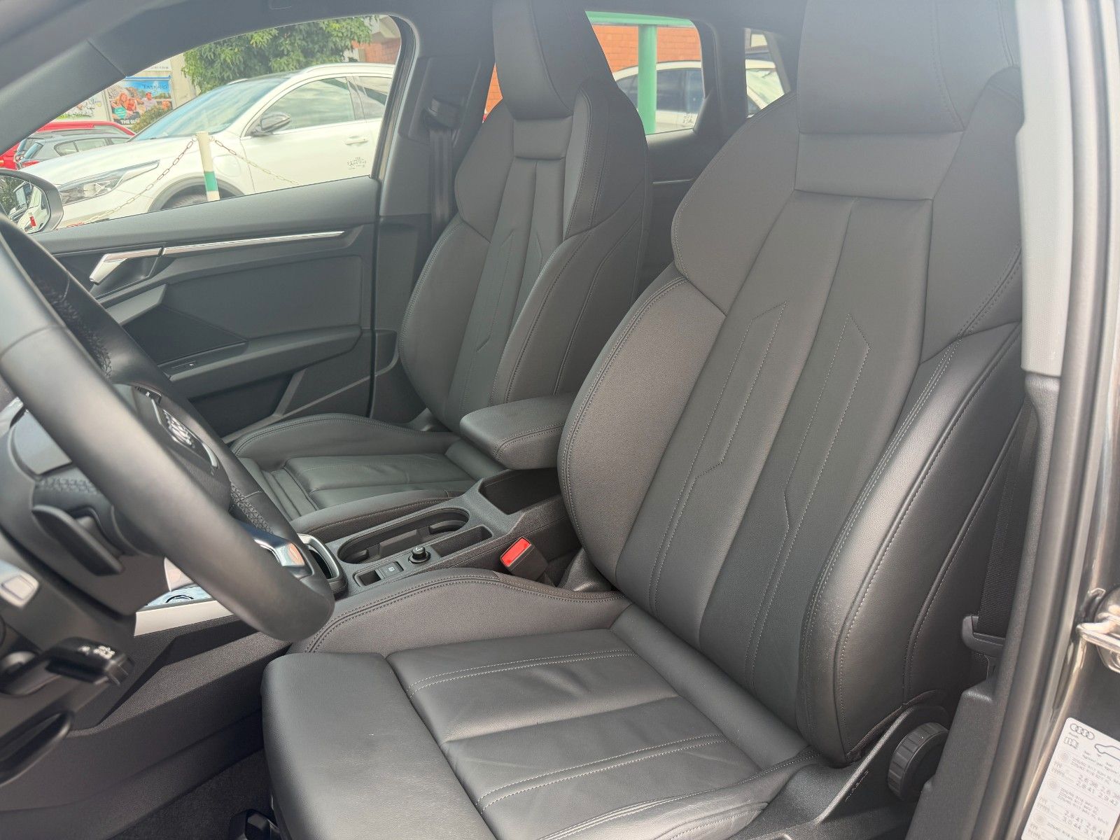 Fahrzeugabbildung Audi A3 Sportback 40 TFSI e S-LINE SPORTPAKET AHK LED
