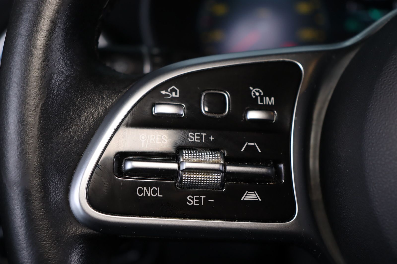 Fahrzeugabbildung Mercedes-Benz GLC 300 e 4Matic * DIS * RFK * LED