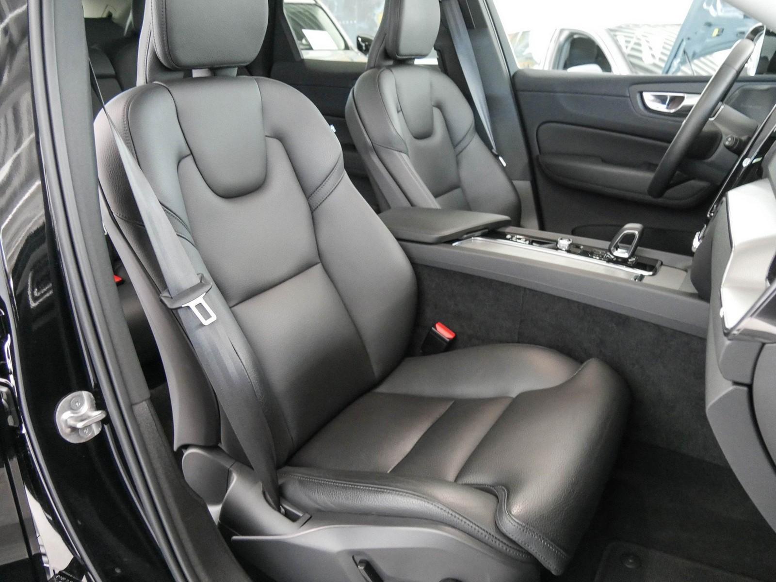 Volvo XC60 T6 AWD Recharge Plus Dark #LED/PDC/RFK/Harm