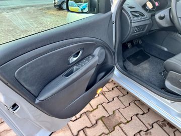 Bild 6 Renault Megane III Lim. 5-trg. Expression