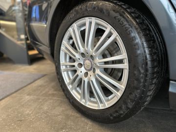 MYAUTOCENTER – Gebraucht- und Jahreswagen mit Werkstattservice in Pfaffenhofen Mercedes-Benz E 220 CDI Limousine BlueEfficiency *2. Hand*SHZ*