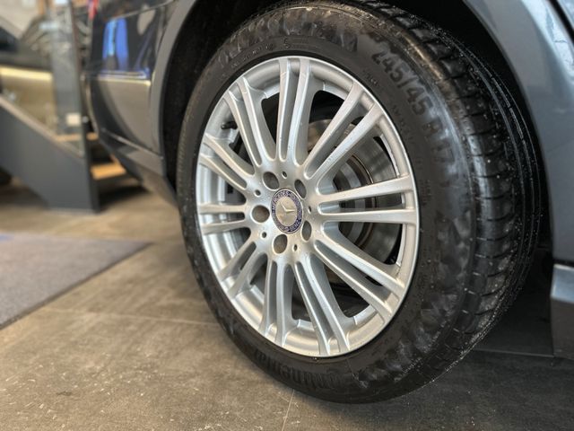 MYAUTOCENTER – Gebraucht- und Jahreswagen mit Werkstattservice in Pfaffenhofen Mercedes-Benz E 220 CDI Limousine BlueEfficiency *2. Hand*SHZ*