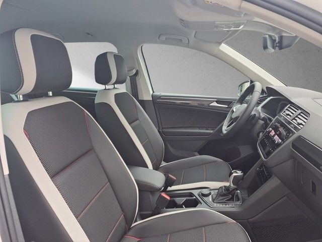 Fahrzeugabbildung Volkswagen Tiguan TDI Urban-Sport DSG 4M R-Line LED AHK Nav