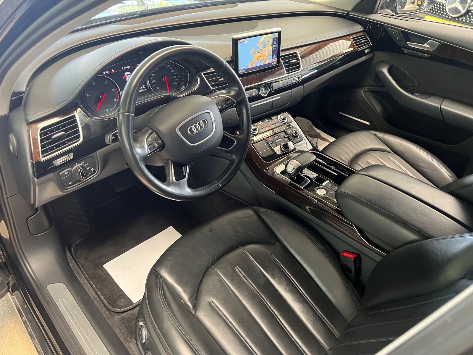 Fahrzeugabbildung Audi A8 3.0 TDI quattro * 20 S LINE ALUFELGEN *