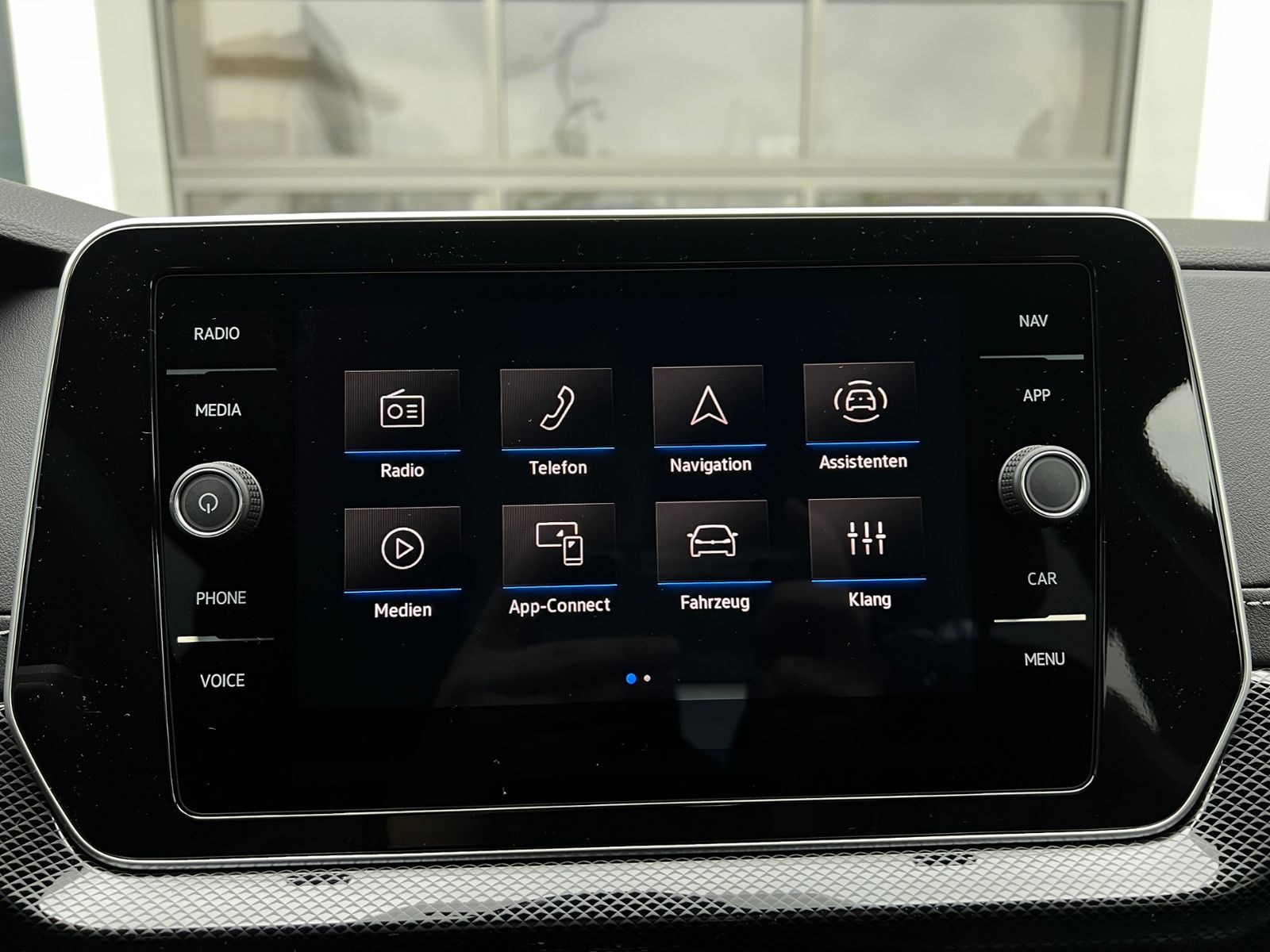 Fahrzeugabbildung Volkswagen T-Cross R-Line 1.5 TSI DSG *AHK, IQ.LIGHT, ACC,