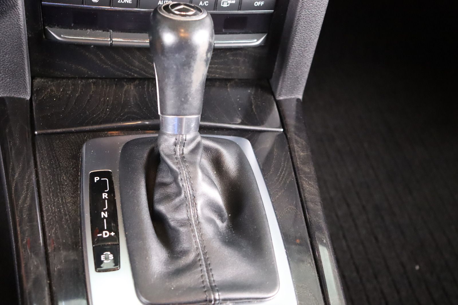 Fahrzeugabbildung Mercedes-Benz E 200 AVANTGARDE * Xenon * HU/AU 07.26