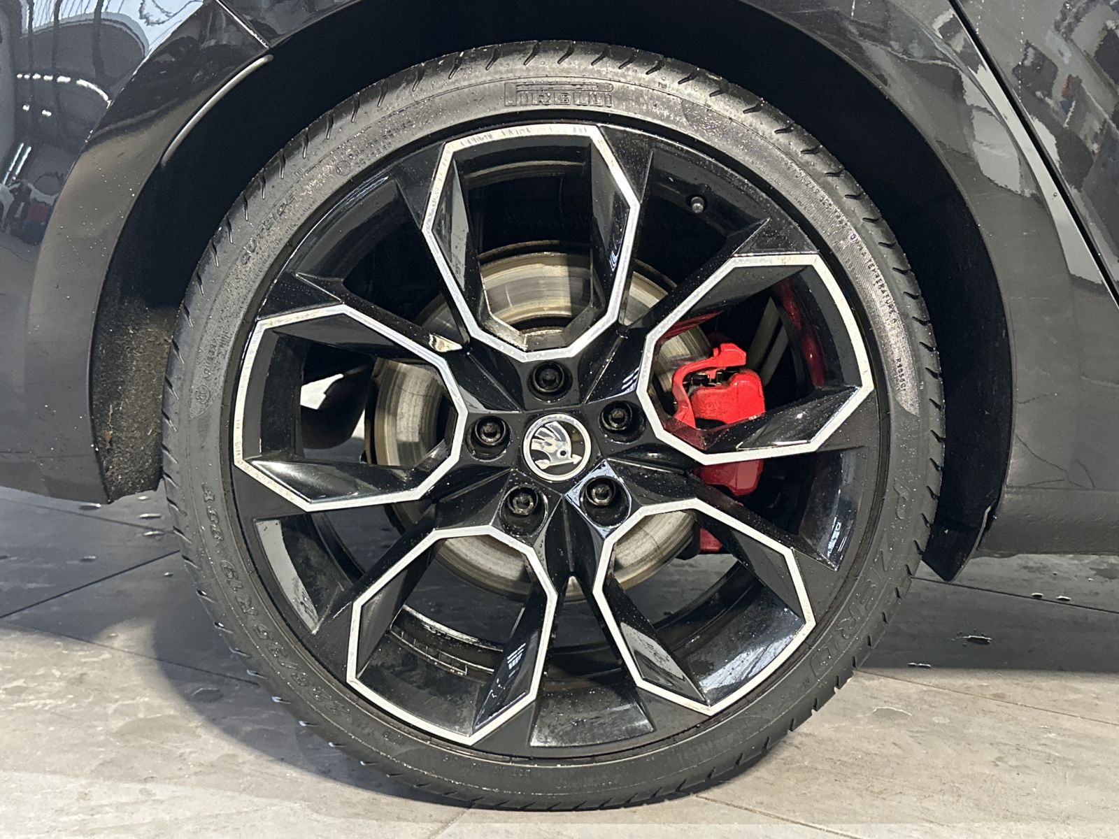 Fahrzeugabbildung SKODA Octavia Combi 2.0 TSI DSG RS NAV+LED+AHK+KAMERA