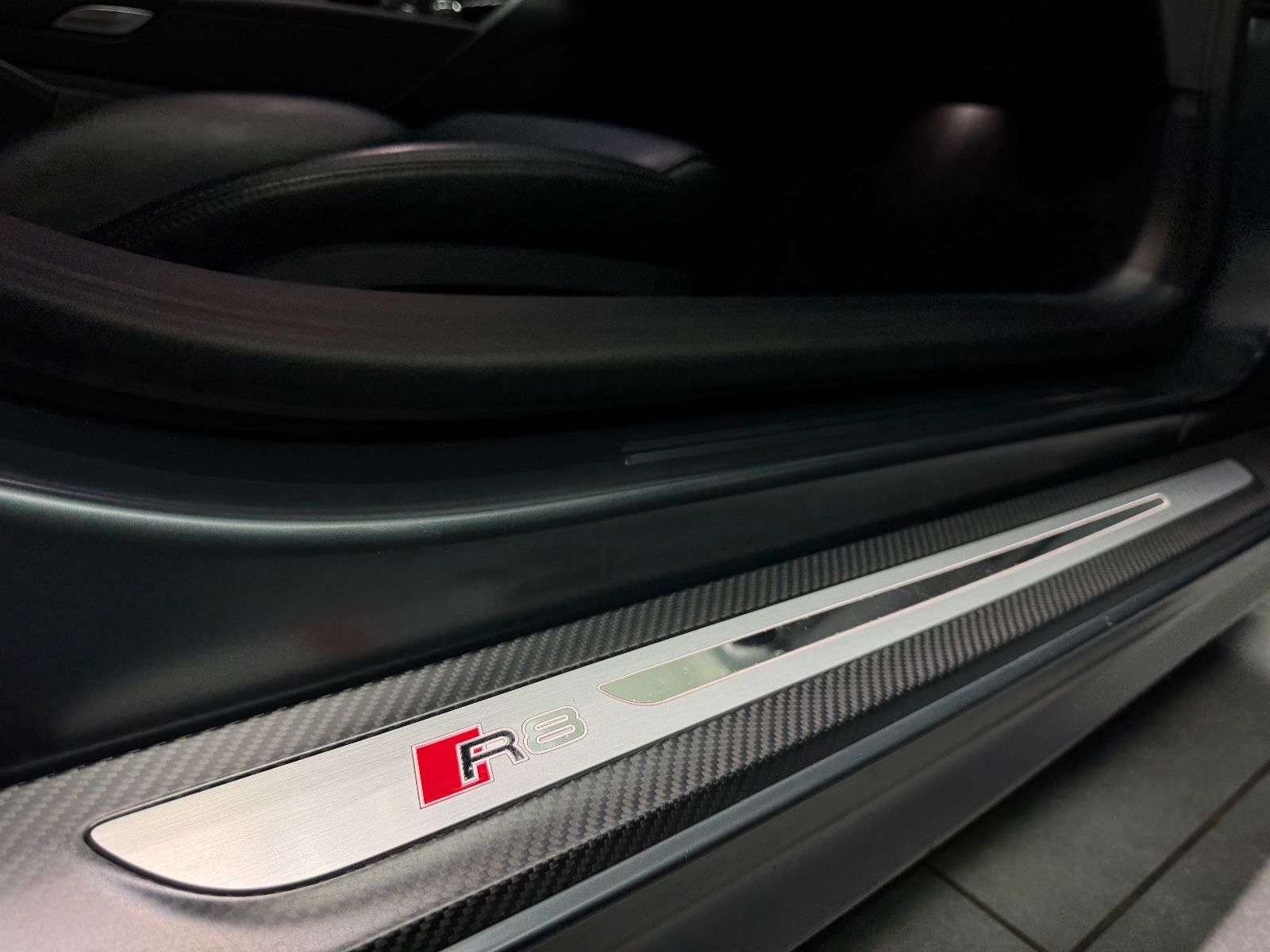 Fahrzeugabbildung Audi R8 Coupe 5.2 FSI V10 plus|CARBON|VOLL