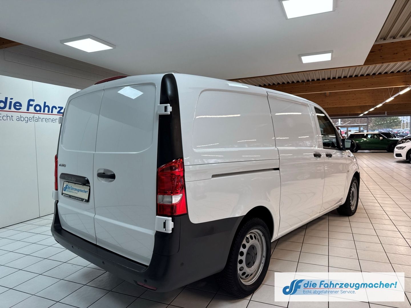 Fahrzeugabbildung Mercedes-Benz Vito Kasten e111 lang DAB SHZ Rückfahrkam. Notbr