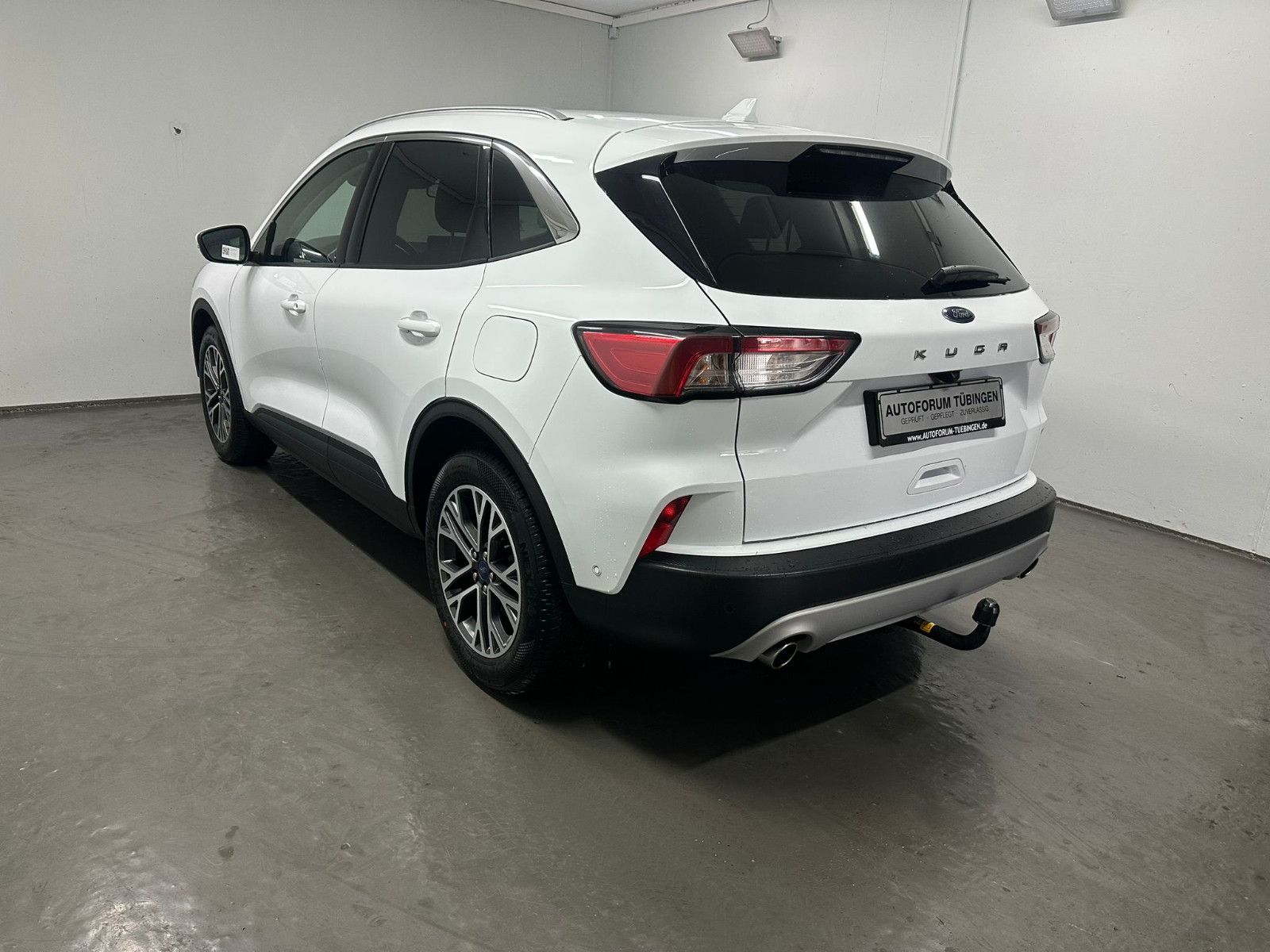 Fahrzeugabbildung Ford Kuga 1,5 EcoBlue Titanium X AUTOMATIC*AHK*KAMERA