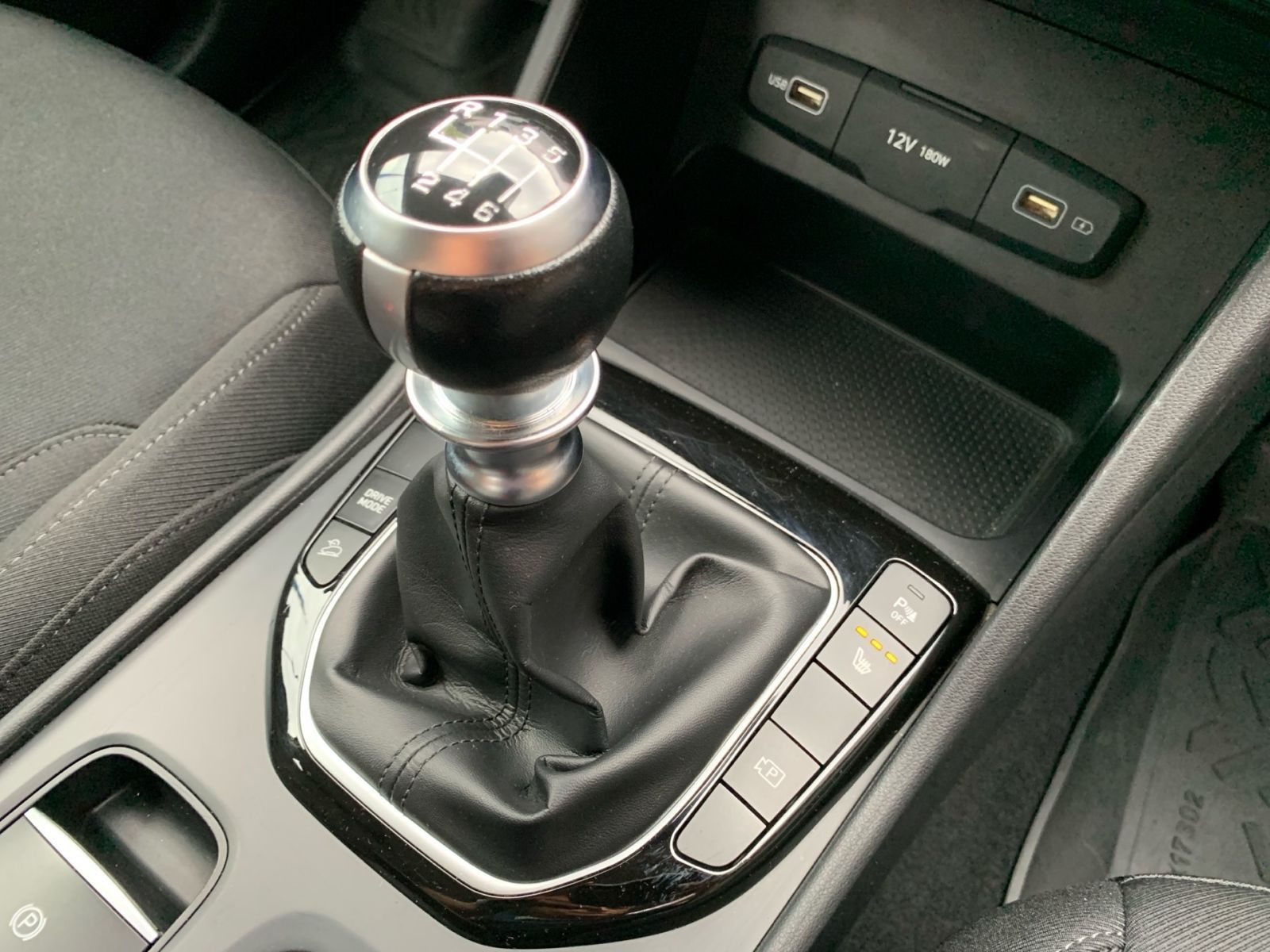 Fahrzeugabbildung Hyundai TUCSON 1.6 T-GDI Select Mild-Hybrid Allwetter