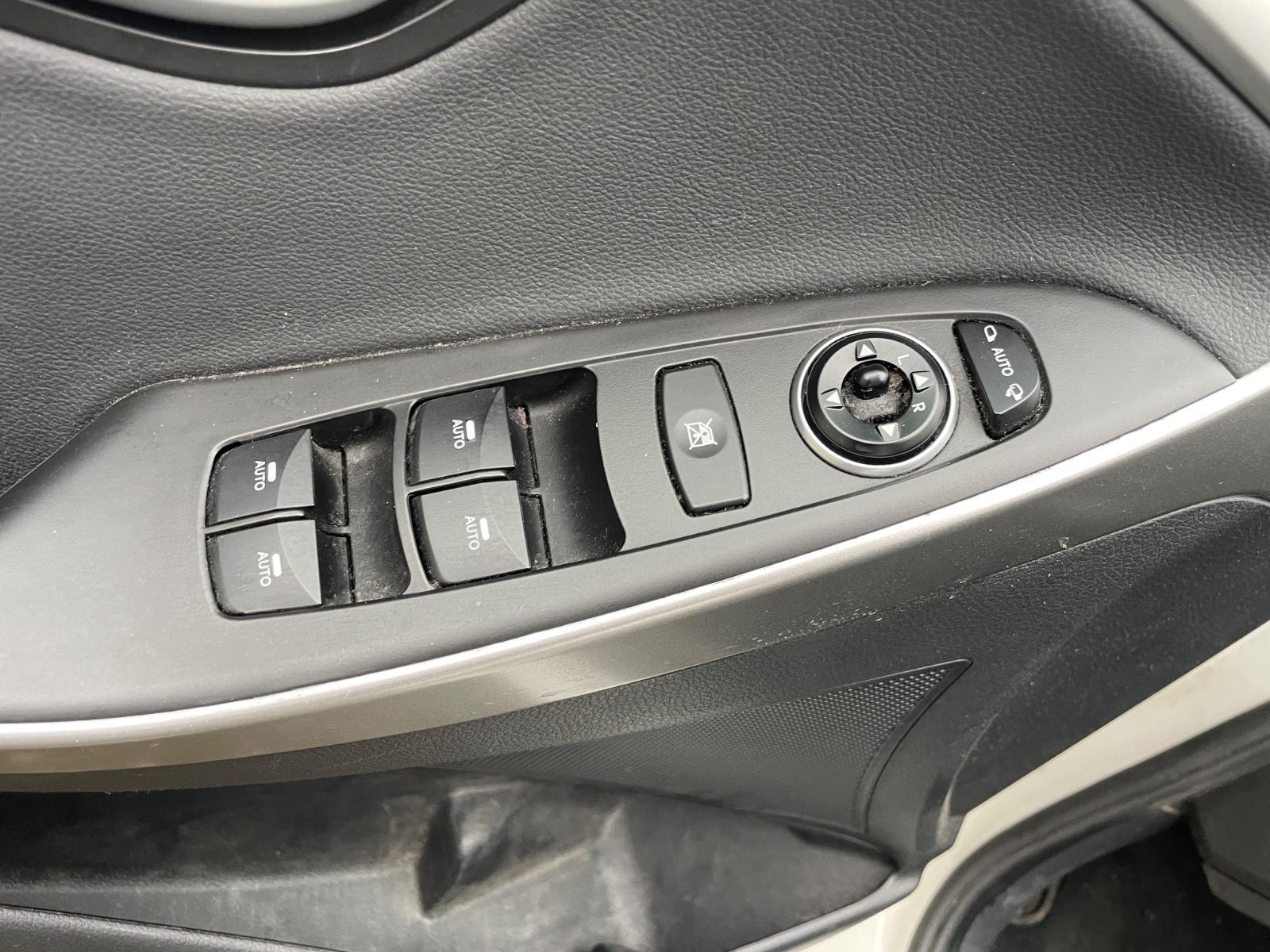 Hyundai i30 2015 — photo 12