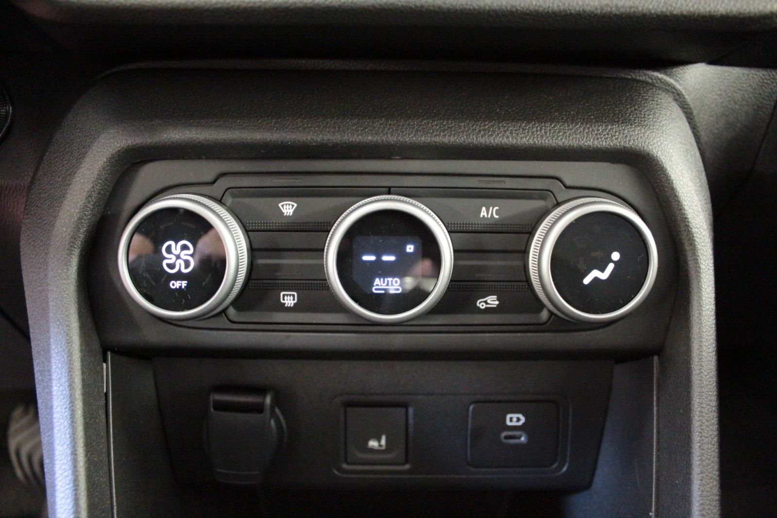 Fahrzeugabbildung Dacia Sandero Eco-G 100 Stepway Extreme+