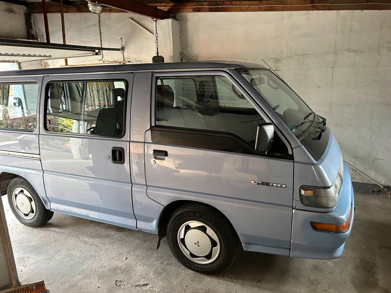 Mitsubishi L300