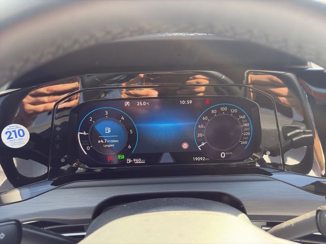 Golf VIII Variant 2.0TDI DSG Style AHK ACC LED