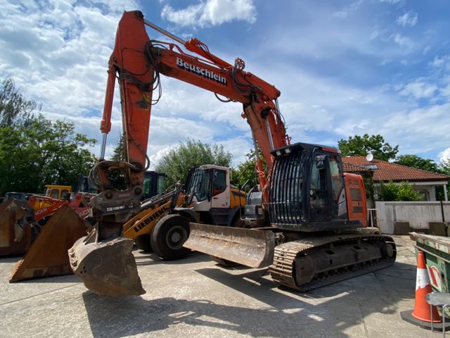 Hitachi ZX 225