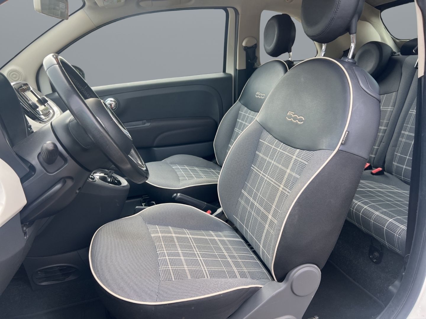 Fahrzeugabbildung Fiat 500 Lounge 1.2 8V Faltdach Musikstreaming SD Tel