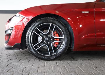 Ford Mustang - 4