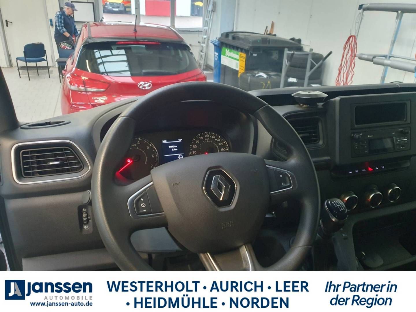 Fahrzeugabbildung Renault MASTER Kastenwagen FWD Kasten KOMFORT L3H2 3,5t