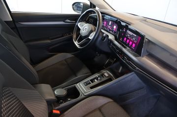 Volkswagen Golf VIII 2.0 TDI Active HUD+AID+MATRIX+PANO+AHK